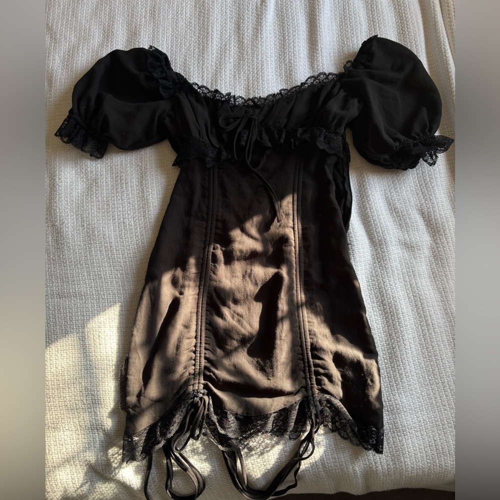 Elegant Black Lace Off-Shoulder Mini Dress
